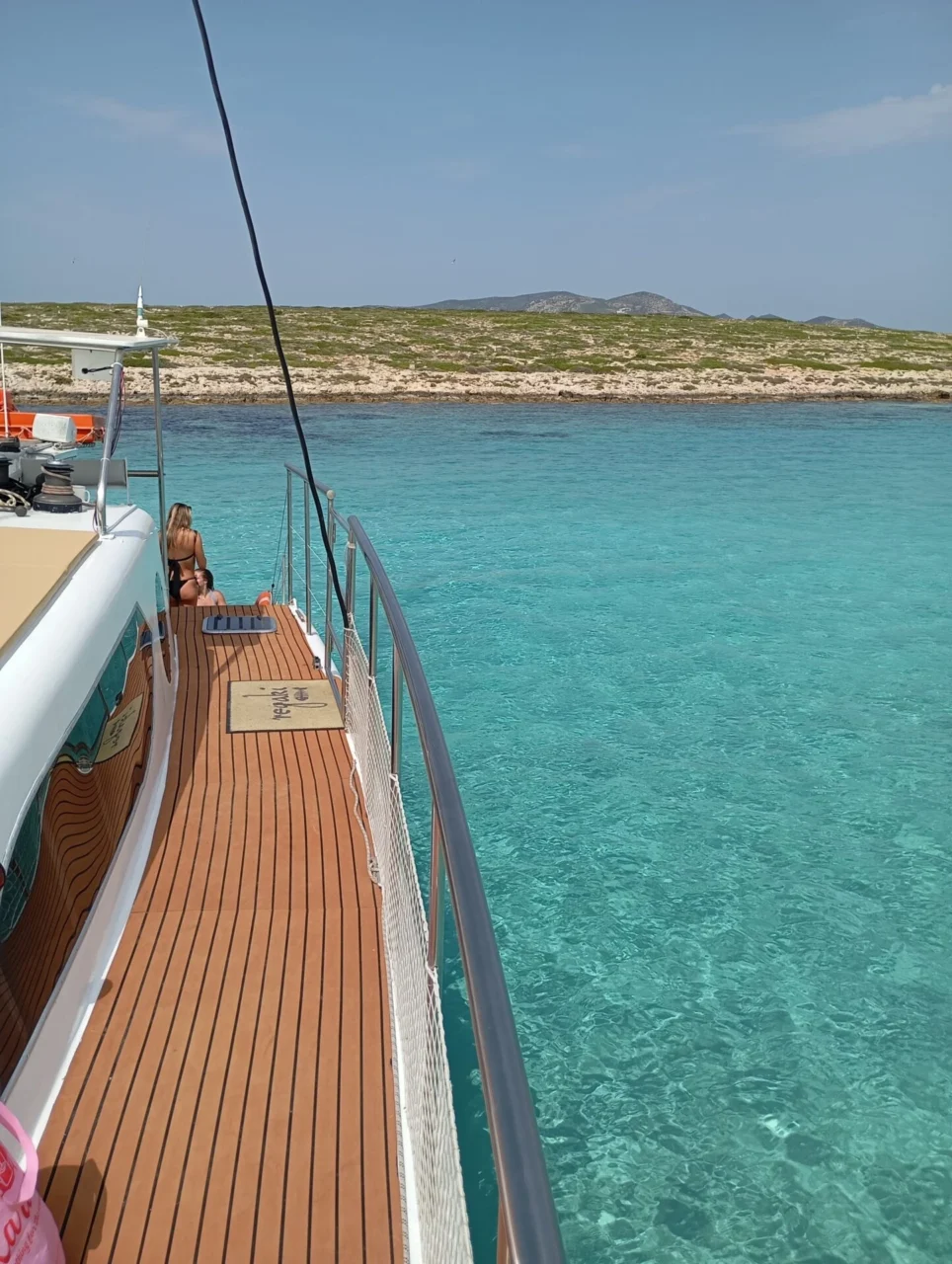 Beautful sea waters on the side of the Regaki Catamaran